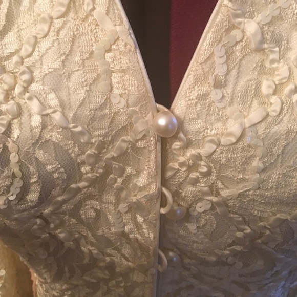 Elegant Sparkling gold/beige  Nu Mode Lace Top - Size 10 - Picture 6 of 12